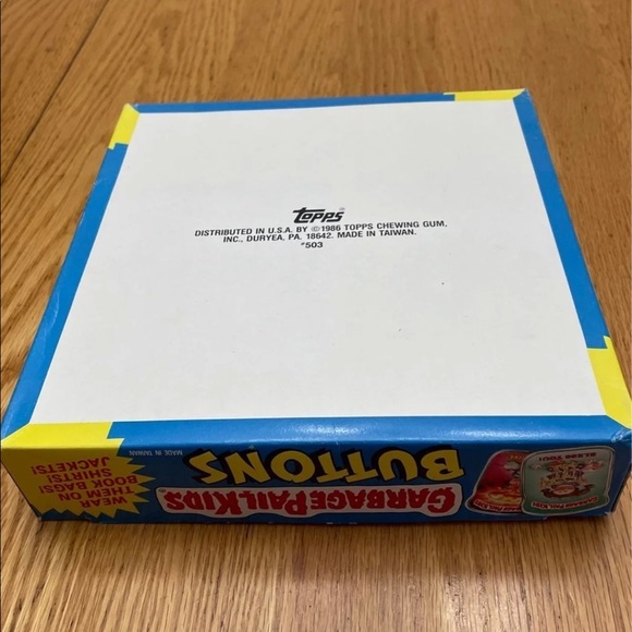 1986 GPK 72 ct. Button Box - Picture 7 of 12